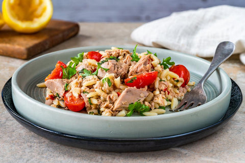 1. Paste cu ton - mod de preparare_paste, ton, rosii, farfurie, furculita 1