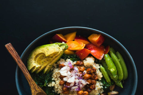 2.2._Cuscus_cu_ton_fructe_de_mare_sau_quinoa_cuscus_quinoa_avocado_rosii_lingurita_2