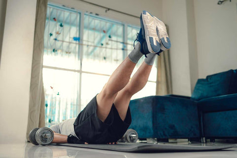 exercitii gambe - picioare, barbat, exercitii, saltea