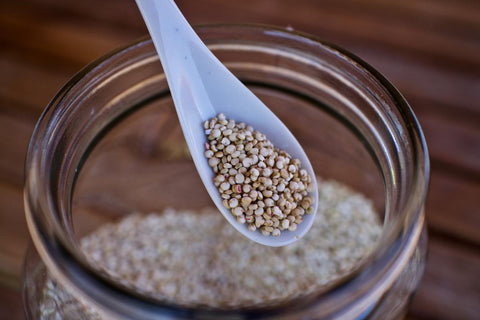 1. Salata cu quinoa - mod de preparare_quinoa, borcan, lingurita 1